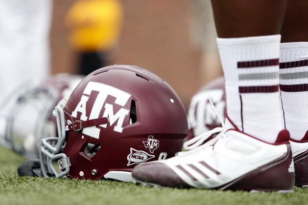 Former Aggie, Carter High Football Player Darren Lewis Arrested