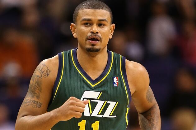 Earl Watson out for Game with Leg Soreness