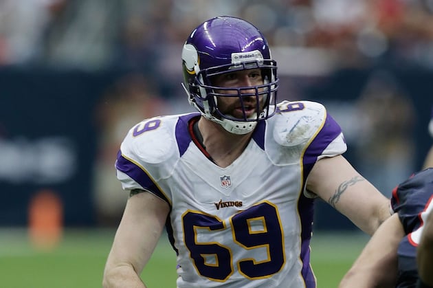 Vikings' Jared Allen Has Shoulder Surgery, Should Be Ready for Camp