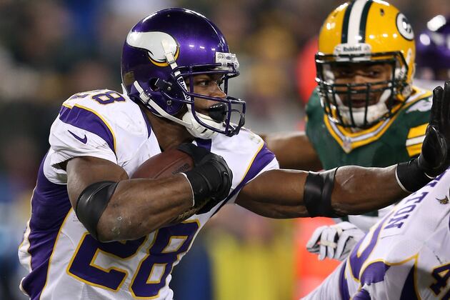 Poll: Adrian Peterson Leads Peyton Manning for MVP