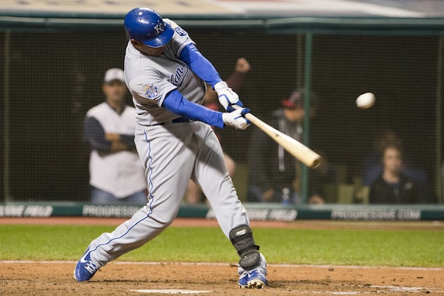 Giants Claim INF Abreu off Waivers from Royals