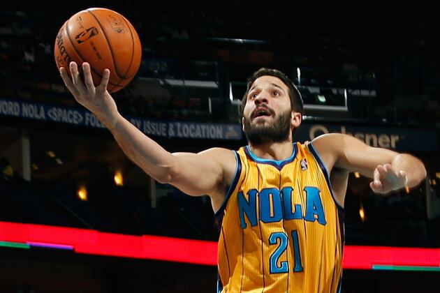 Hornets Use Strong 3rd Quarter to Fly Past the Suns with 93-84 Victory