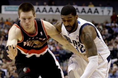 Blazers Lose 12-Point Lead and Fall to Mavericks, Red-Hot Mayo 105-99
