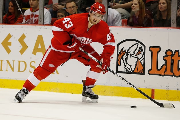 Red Wings' Darren Helm Gets Good News on Back, but Return Still Unknown