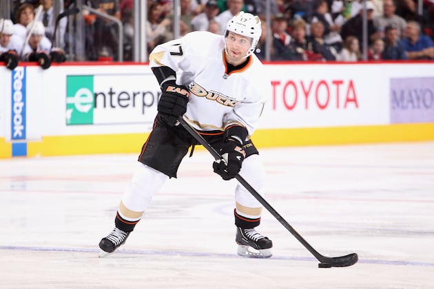 Visnovsky Arrives, Passes Medical