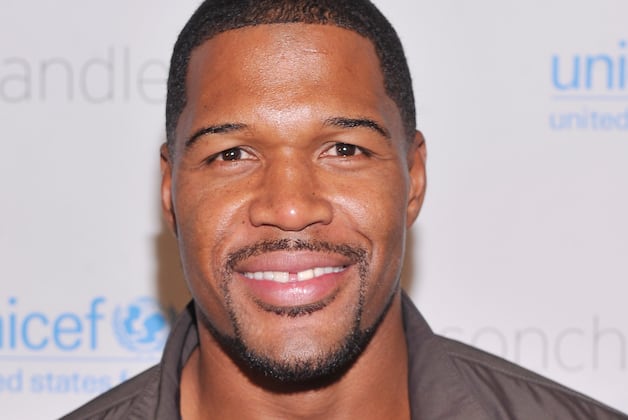 Strahan Fires Back at Sapp