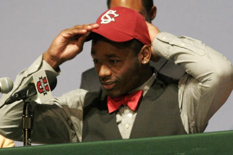 Skai Moore's Decision Highlights Low-Key Signing Day for South Carolina