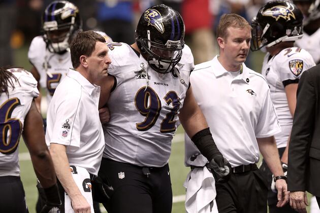 Source: Minor MCL Sprain for Haloti Ngata, No Surgery Needed