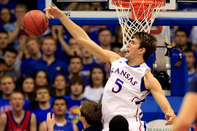 Kansas Loses Third Straight, Falling to Oklahoma 72-66