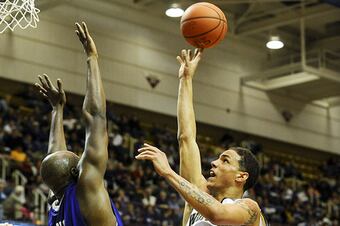 Wofford-westerncarolinabasketballii_original_original_crop_north
