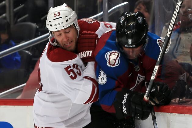 Avs Lose 3-2 in Overtime to Phoenix Coyotes
