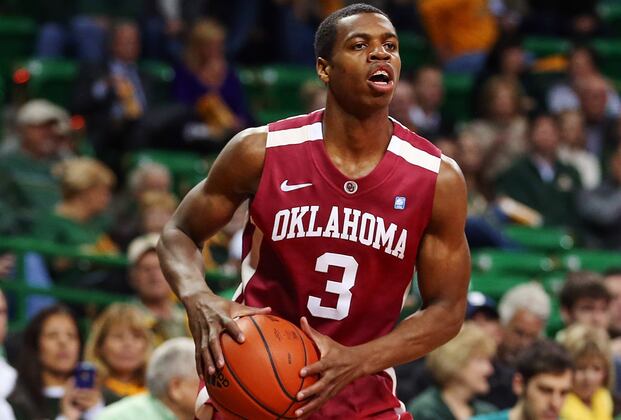 Oklahoma Loses Freshman Buddy Hield 4-6 Weeks with Fractured Foot