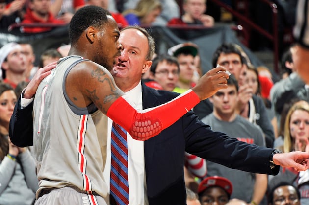 Thomas Helps Buckeyes Tame Wildcats