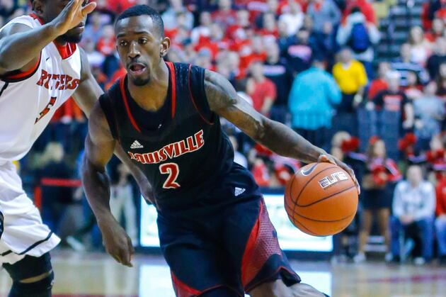 Louisville uses Smith's 12 straight points to roll