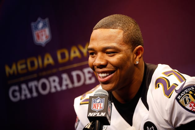 Impostor Tries to Lure Young Girls with Fake Ray Rice Account
