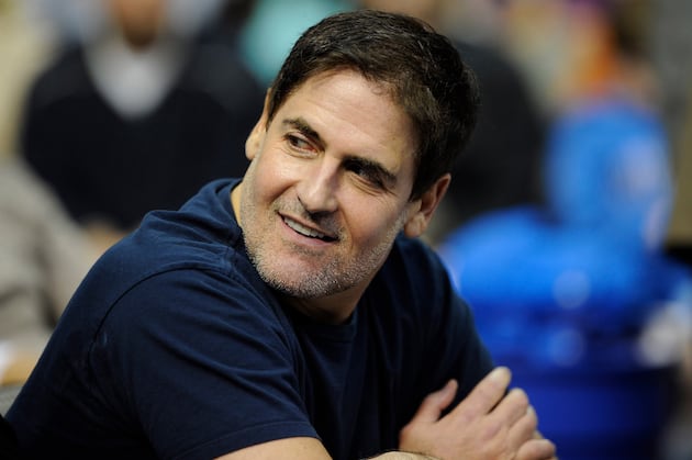 Mark Cuban Pays Respects to Jerry Buss