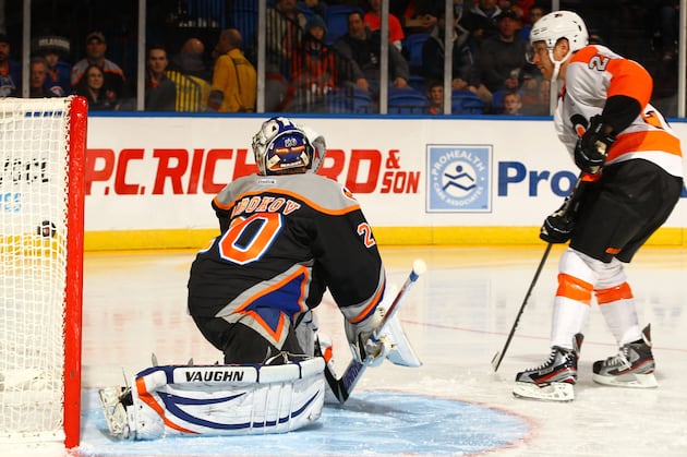 Giroux Leads Flyers' 7-0 Rout
