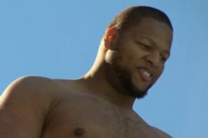 Ndamukong Suh Stars in 'Splash' Promo