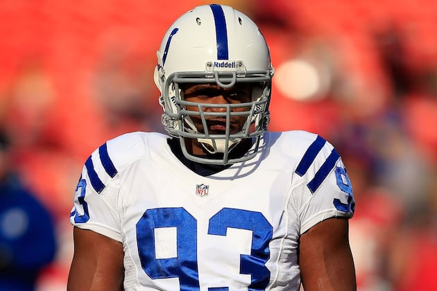 Peyton Manning Reaching out to Former Teammate Dwight Freeney