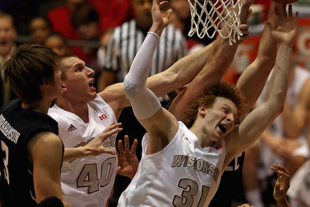 UW Handles Northwestern to Take over Third Place in Big Ten
