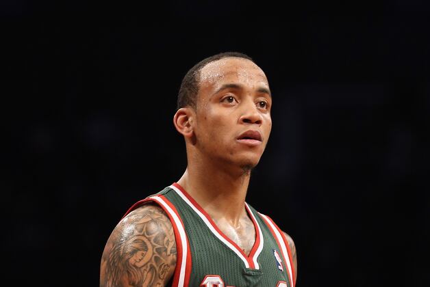 Eliis' Misses Help Nets Escape with 97-94 Victory over Bucks