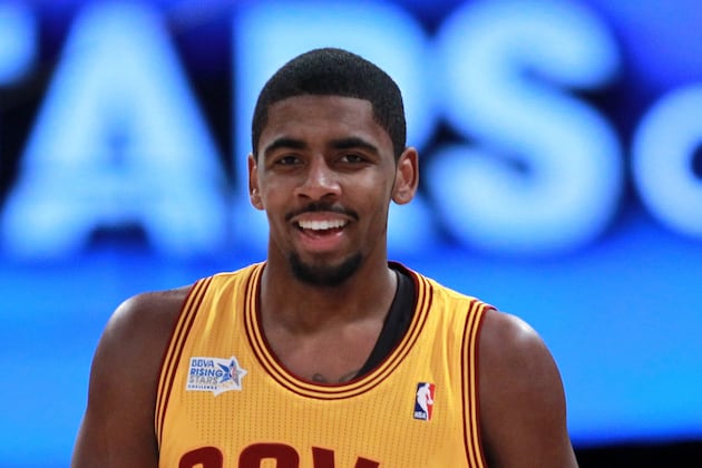 Kyrie Irving Scores 20 of His 35 Points in the Fourth Quarter (VIDEO)