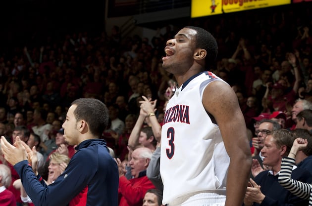 Arizona Basketball Plays Second-Half Game Against Huskies