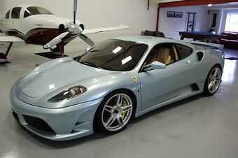 Andrew-bynum-ferrari-1_crop_north