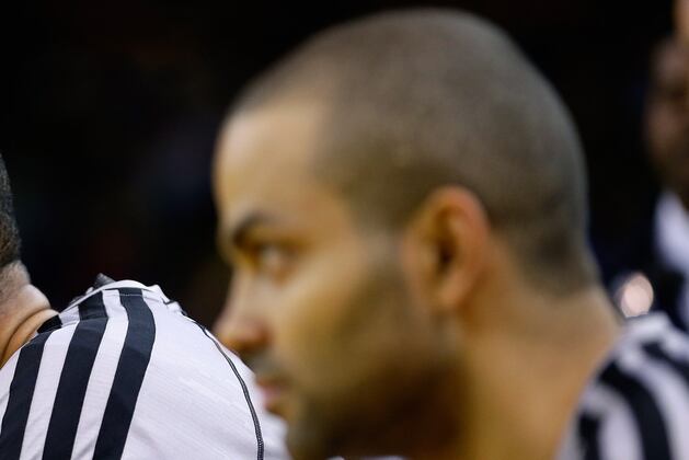 Spurs Report Tony Parker (right ...