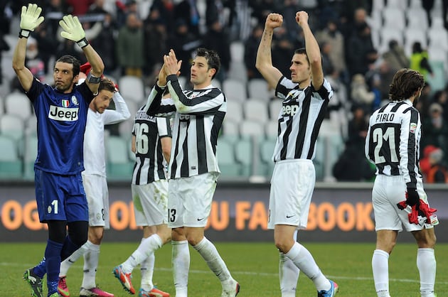 Juventus Coasts to Siena Victory