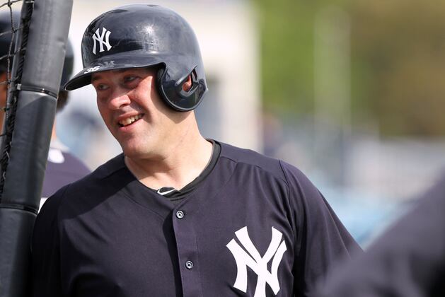 Comparing Youkilis' New Batting Stance
