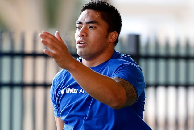 Manti Te'o Runs His First 40 in Unofficial 4.81