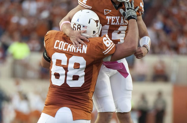 Texas OL Josh Cochran Suffers Fractured Left Leg