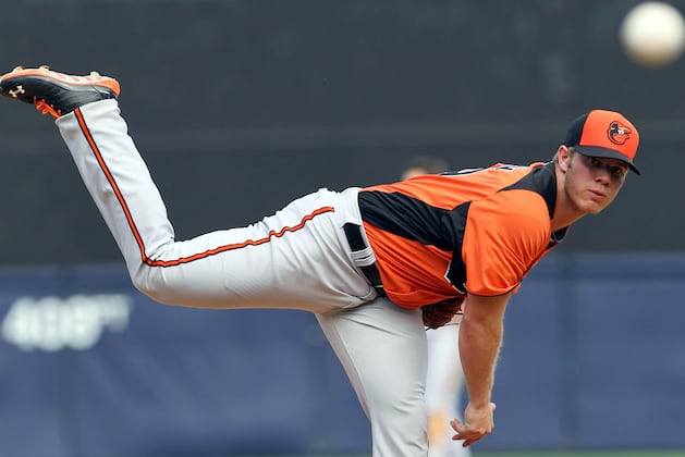 Pearce's Big Day at Plate Leads O's Past Yanks