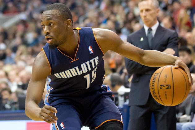 Shorthanded Utah Jazz still strong-arm Charlotte Bobcats, 98-68