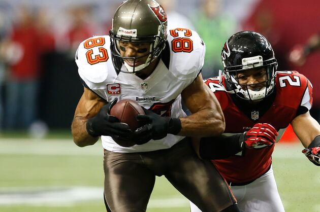 Vincent Jackson Helps Boost Morale of Troops in Middle East