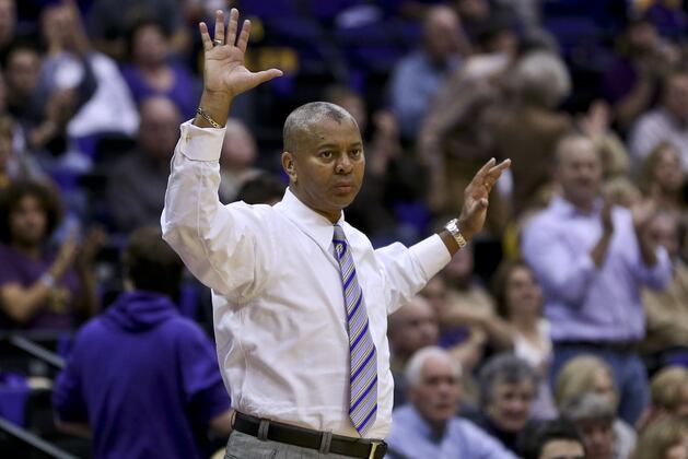 Johnny Jones Said His Team Grew Despite Loss at Missouri