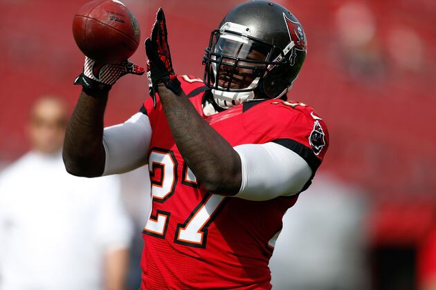 Bucs Considering 1st-Rd Tender for Blount