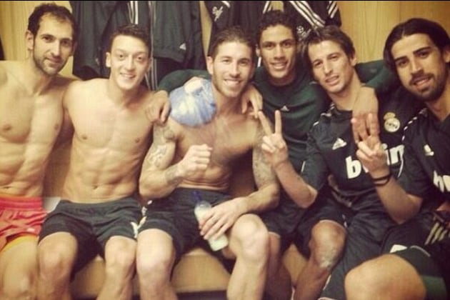 Ramos and Friends Toast Real's Victory in Old Trafford Dressing Room