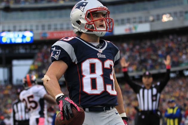 Debate: What Type of Contract Should the Patriots Offer Welker?