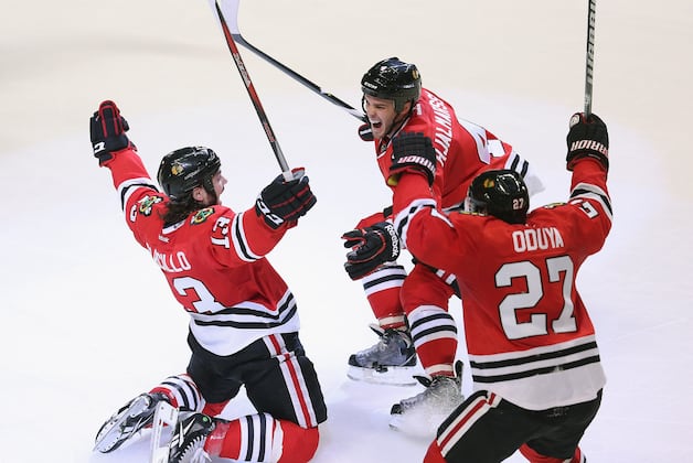 Carcillo Keeps Hawks' Streak Alive with Late Tally