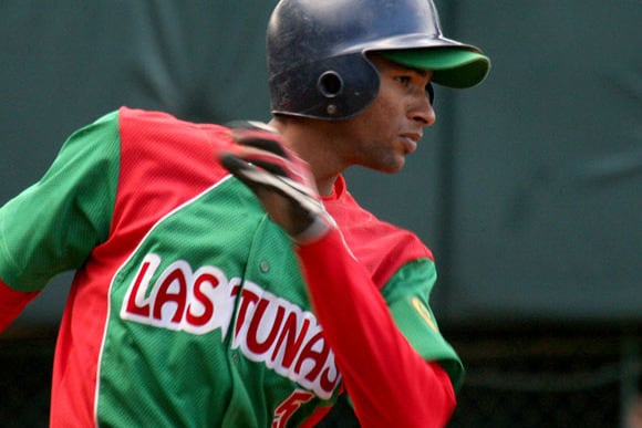 Cuban Outfielder Urrutia Has Sights Set on Big Leagues