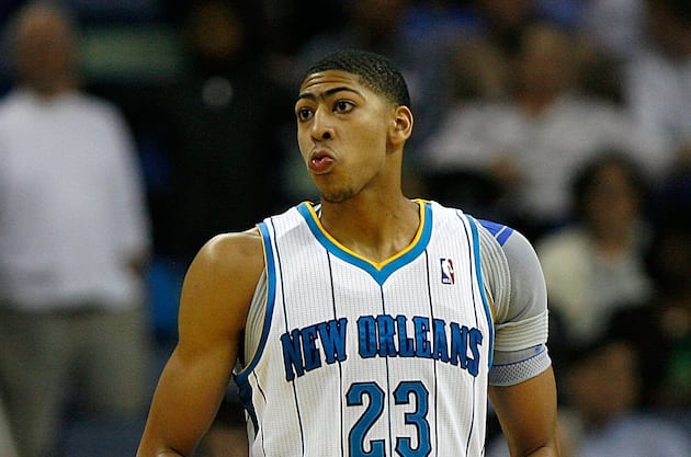 Monty Williams Sits Anthony Davis for Nearly All of 4th Quarter Against Lakers