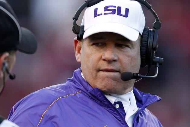 LSU's Les Miles Dismisses Twitter Hoax