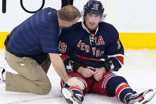 Rangers Center Richards to Return vs. Senators
