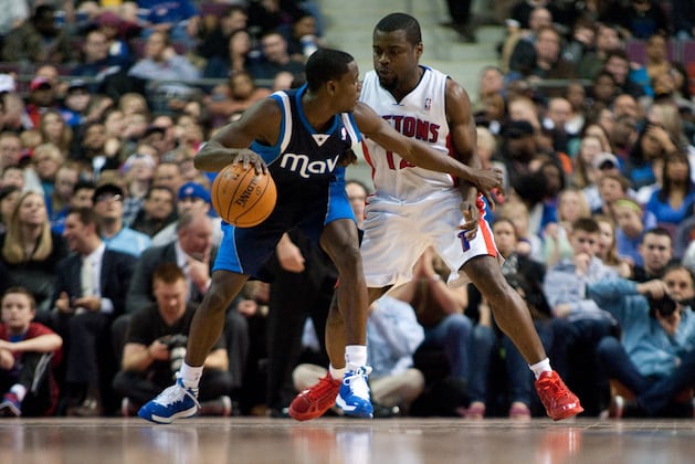 Mavericks Nip the Pesky Pistons 102-99