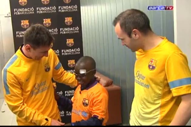 Video: Blind Kid Mamadou Visits Barca, Able to Identify Most Players by Touch