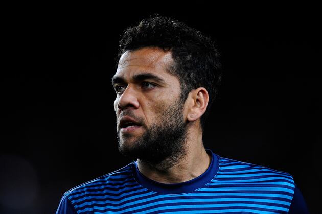 Dani Alves Hits out at Critics of Barcelona Assistant Coach Jordi Roura