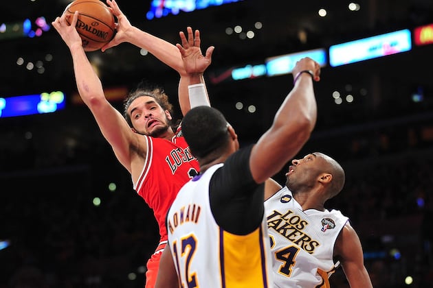 Howard Leads Lakers over Bulls 90-81