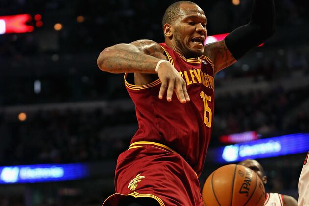 Cavaliers Lose Kyrie Irving in 100-96 Loss to Raptors